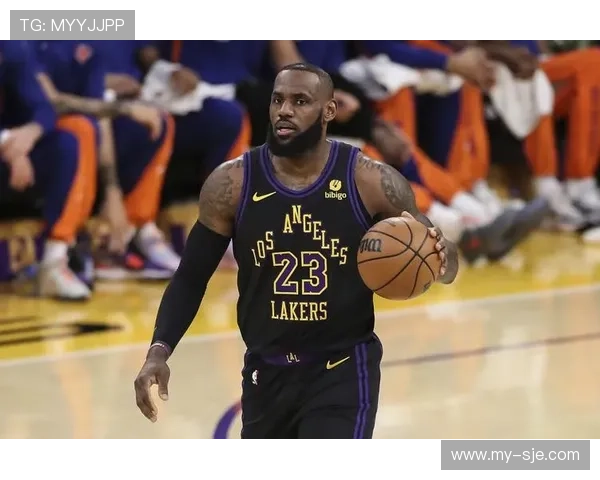 詹姆斯复出领衔湖人强势逆袭 勇士三连胜势头强劲两队季后赛前景乐观