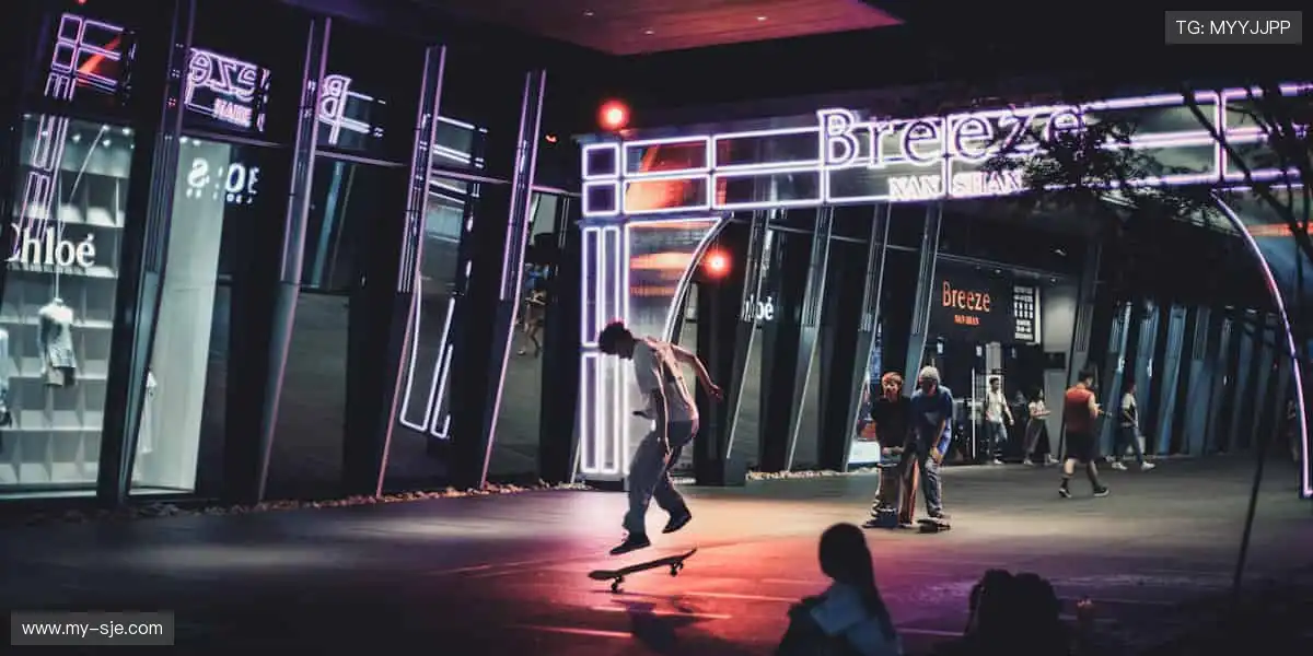 周边潮品，让热爱触手可及！🎯💥